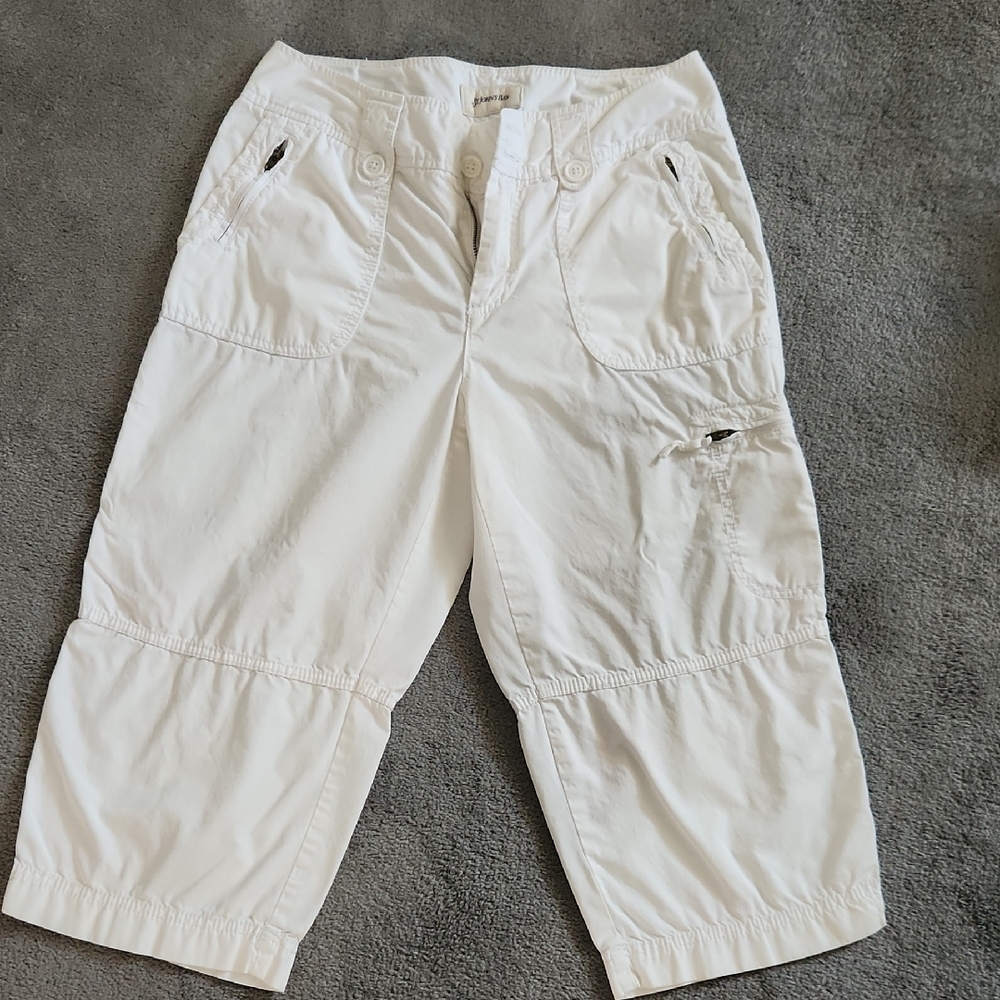 St. John's Bay White Capris